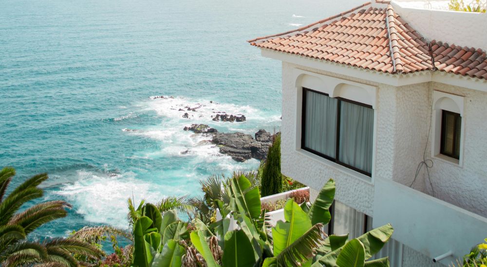 Monaco Retreats: Glamorous Seaside Stays